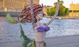Ecologie : une statue d'Ariel la petite sirène entièrement en déchets plastiques !