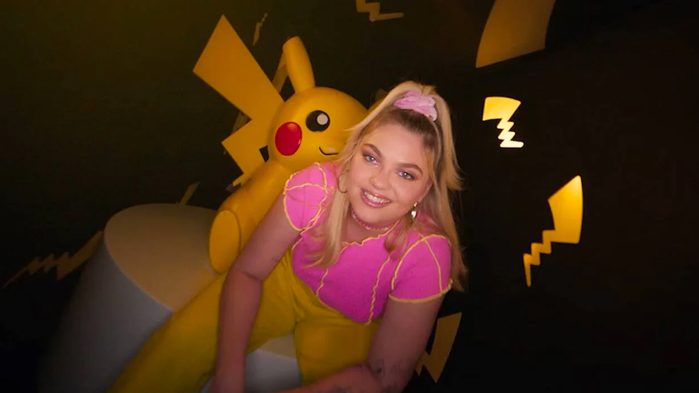 Pokemon Louane Devoile Le Clip Du Titre Game Girl Pour Les 25 Ans Des Fameuses Creatures Momes Net