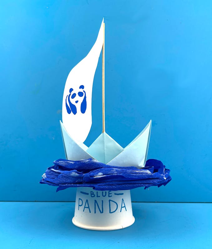 reconstitution du bateau Blue Panda de WWF en papier et carton par Momes.