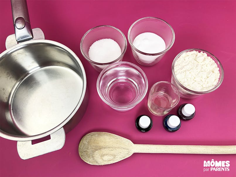 Regrouper le matériel et les ingrédients pour créer la pâte
