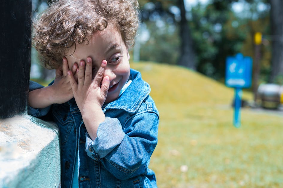 Le célèbre jeu du cache-cache : ses règles, variantes, origines et ...