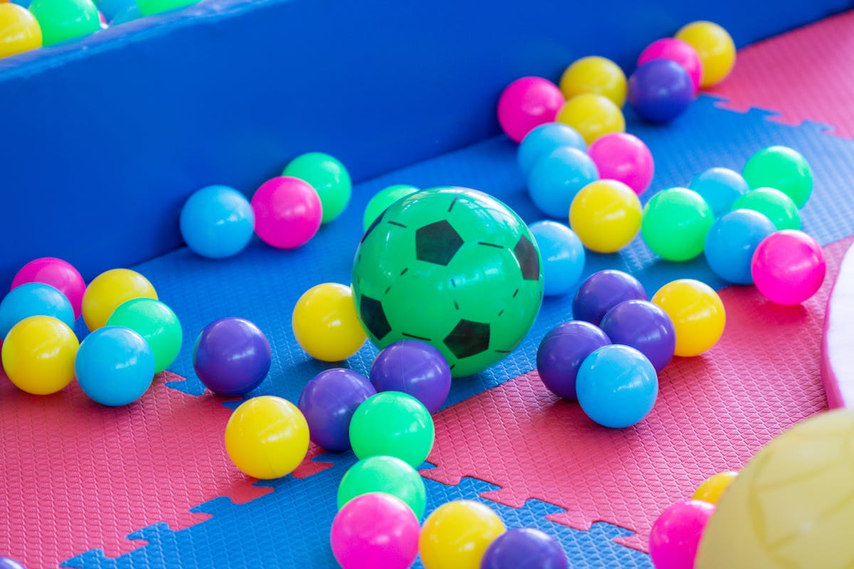 Ballon plastique, jeux exterieurs et sports