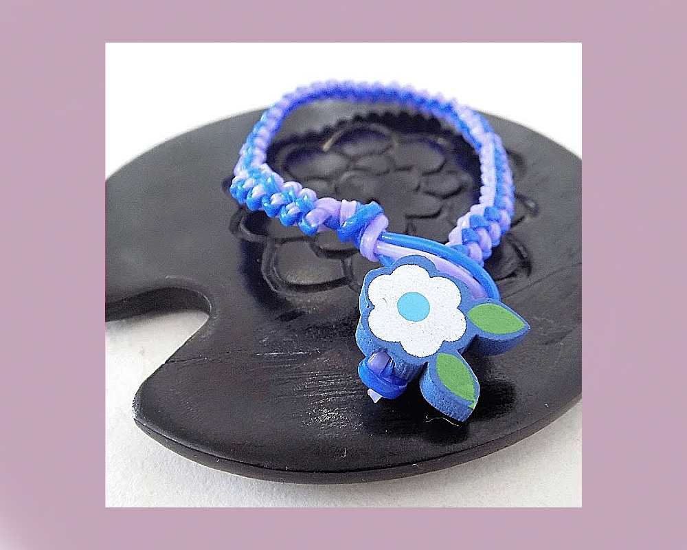 17 tutos avec du scoubidou pour amuser toute la famille | MOMES