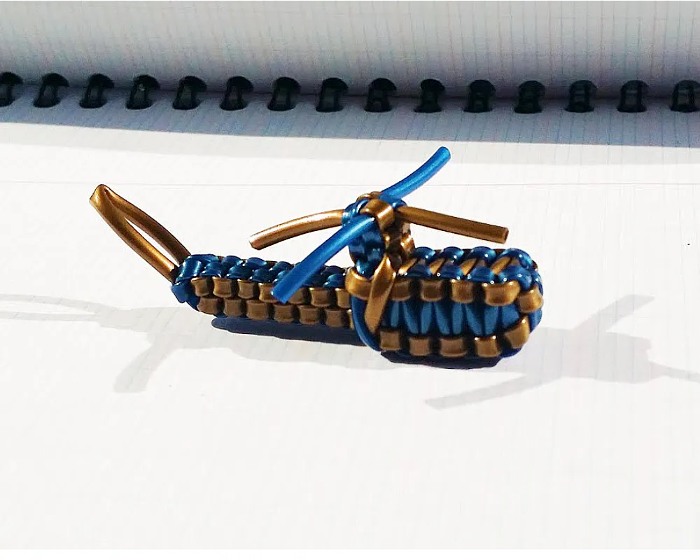 17 tutos avec du scoubidou pour amuser toute la famille | MOMES