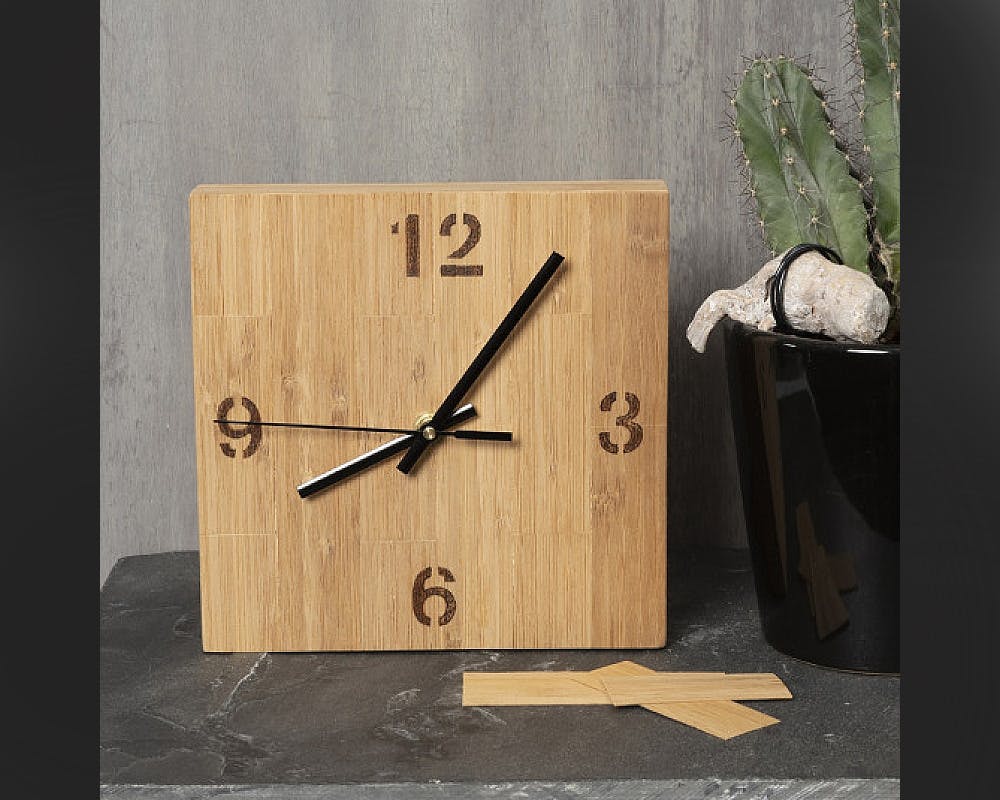 Une horloge en bambou  