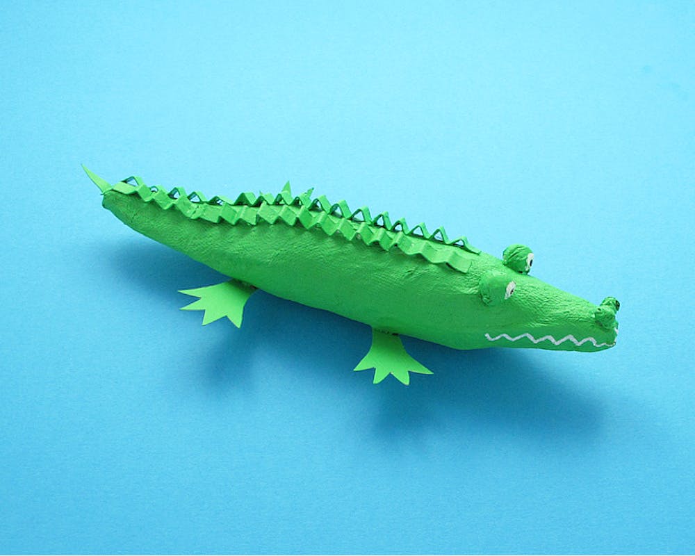 Un crocodile en papier mâché