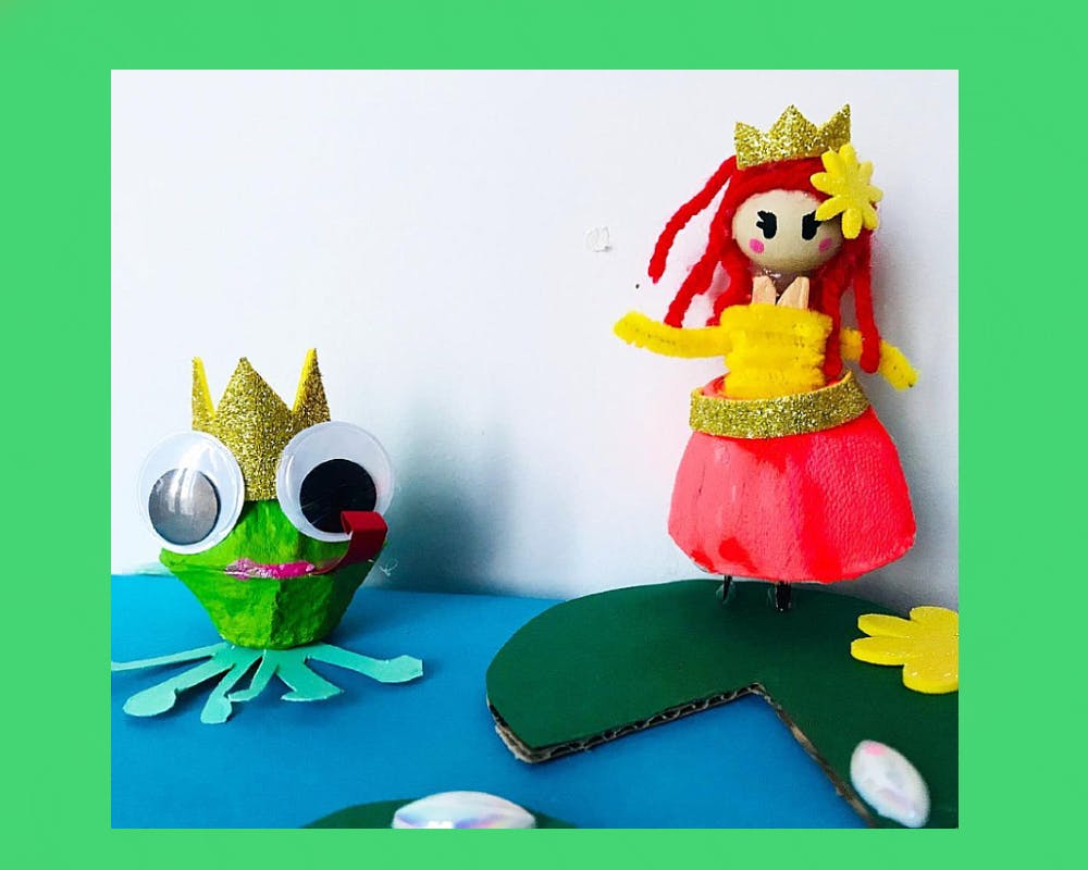 La princesse et la grenouille en boîte d’œufs et papier mousse