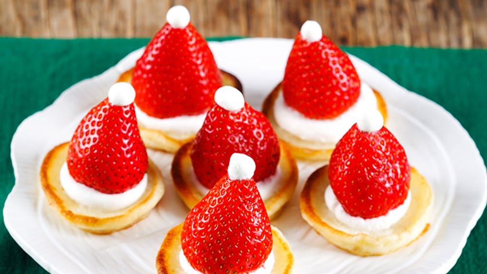 Mini pancakes bonnets du Père Noël
