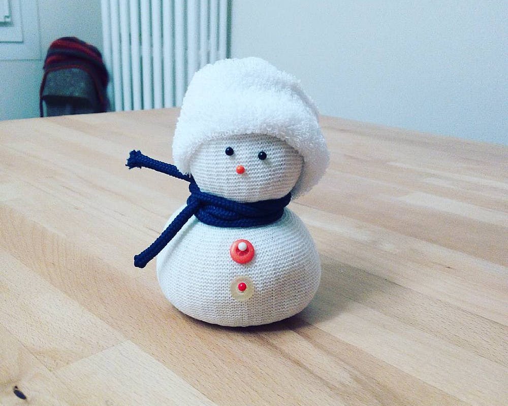 Un bonhomme de neige fait avec une chaussette 