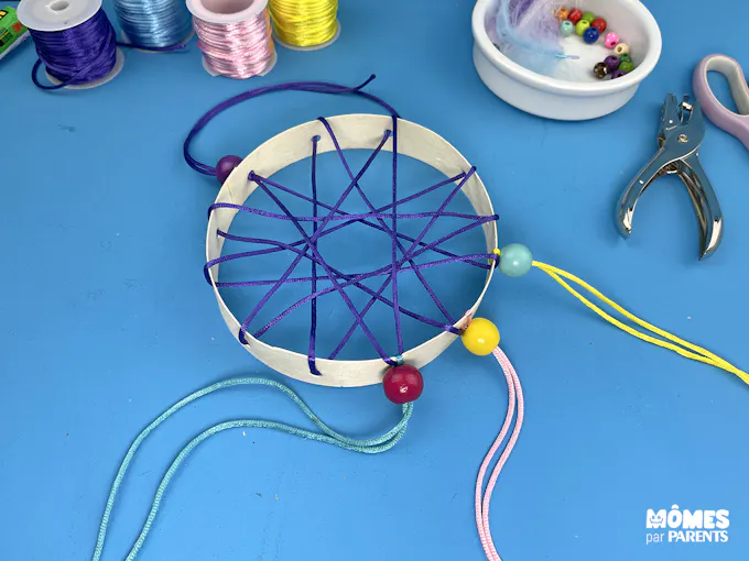 Tutoriel maternelle : fabriquer un attrape-rêve | MOMES