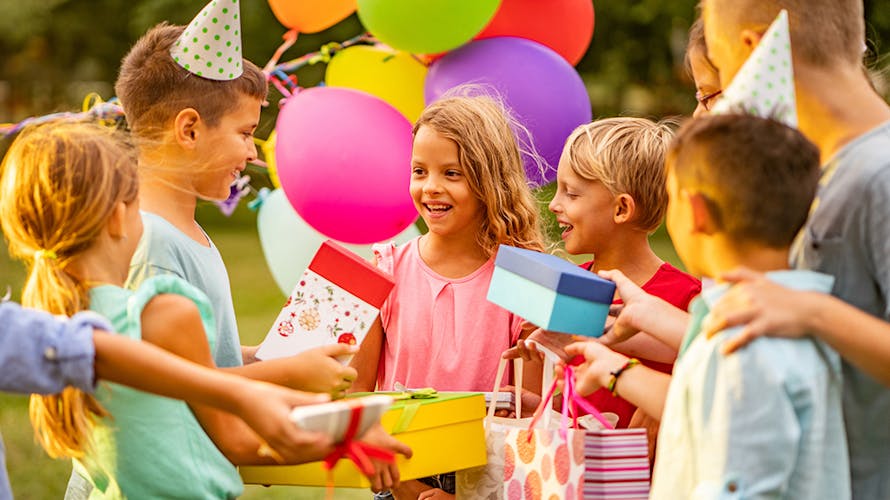 Idées de petits cadeaux à offrir aux invités d'un anniversaire enfant