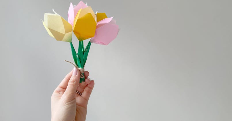 Un bouquet de fleurs en papier