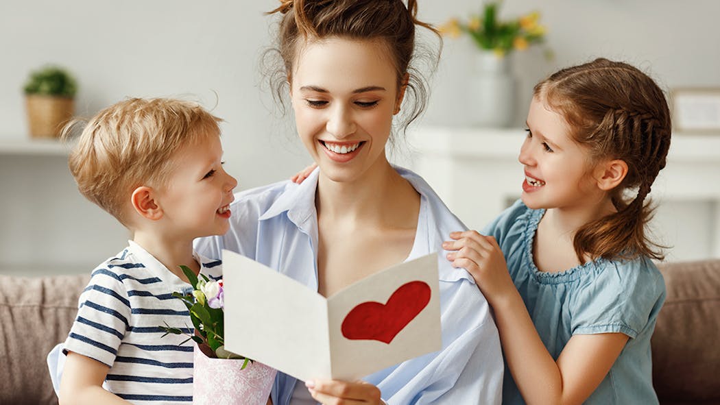 Fête des mères : 20 petits mots mignons d’enfants pour écrire une carte à maman