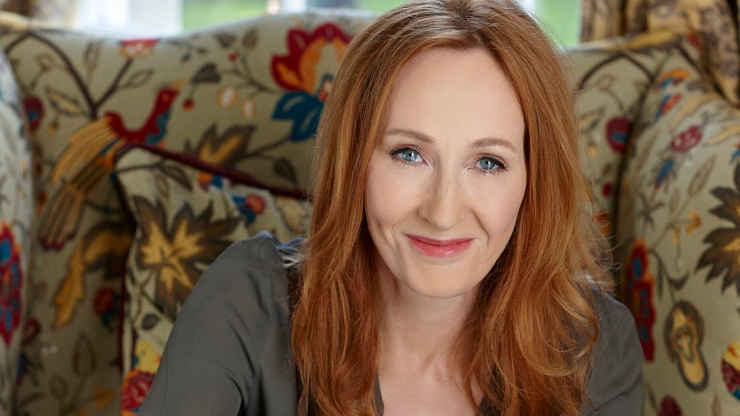 Biographie de J.K. Rowling, écrivaine à succès mondial