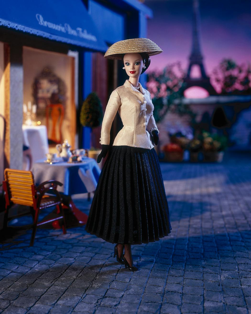 Barbie Dior, 50 ans du tailleur de 1947 (1997)