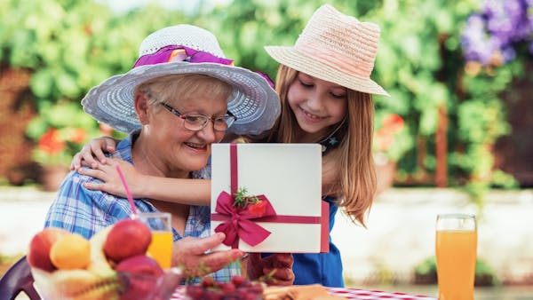 Fête des grands-mères : top 20 des cadeaux DIY à offrir à mamie