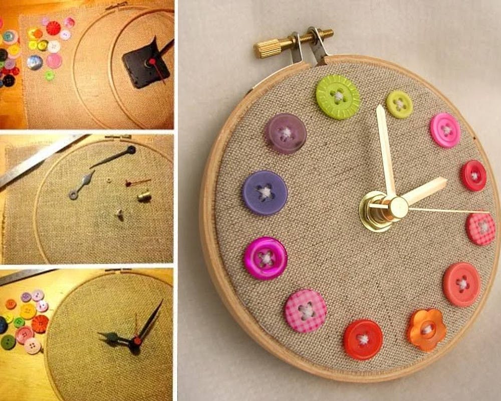 Une horloge réalisé avec des boutons et un tambour à broder 