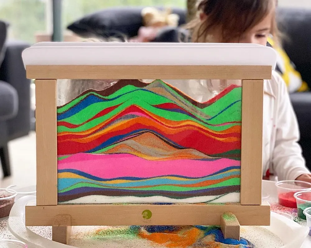 Découvrez 10 projets avec du sable coloré pour les enfants ! | MOMES