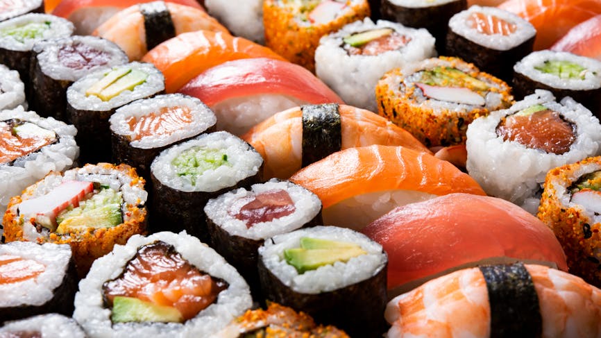 gastronomie japonaise : plateau de sushis