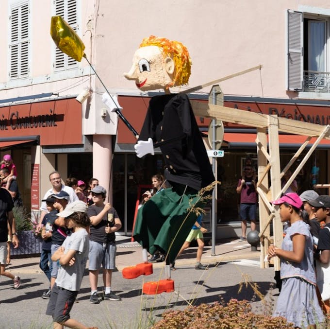 marionnette géante festival Idéklic