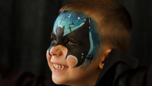 Comment réaliser un maquillage Batman pour les enfants