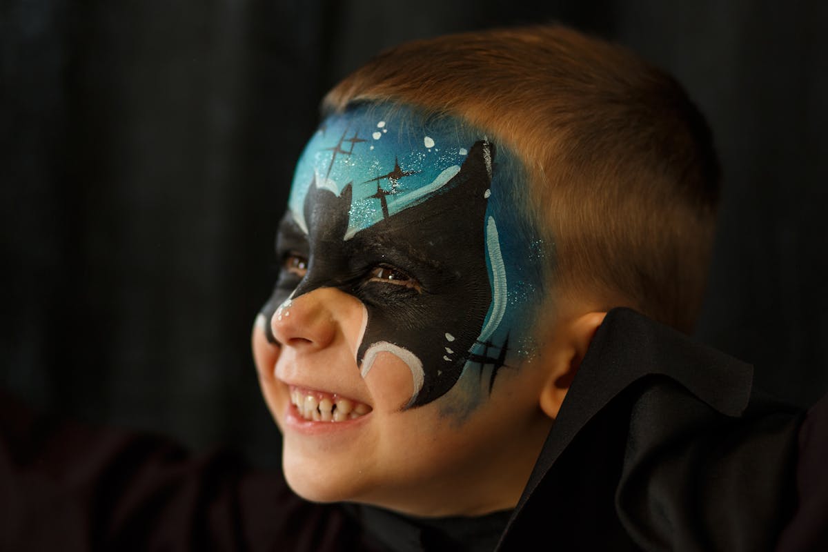 Maquillage Batman garçon : tuto pour super héros ! - MaFamilleZen