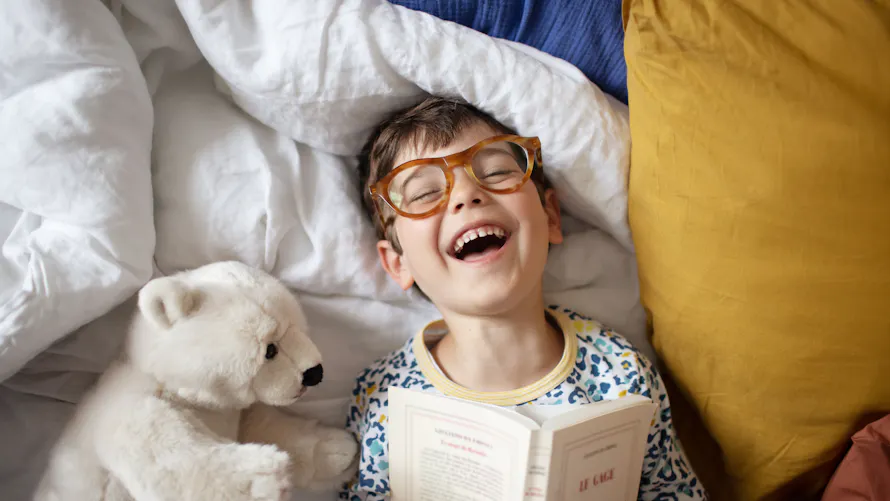 Petit garcon il est l'heure d'aller se coucher | MOMES