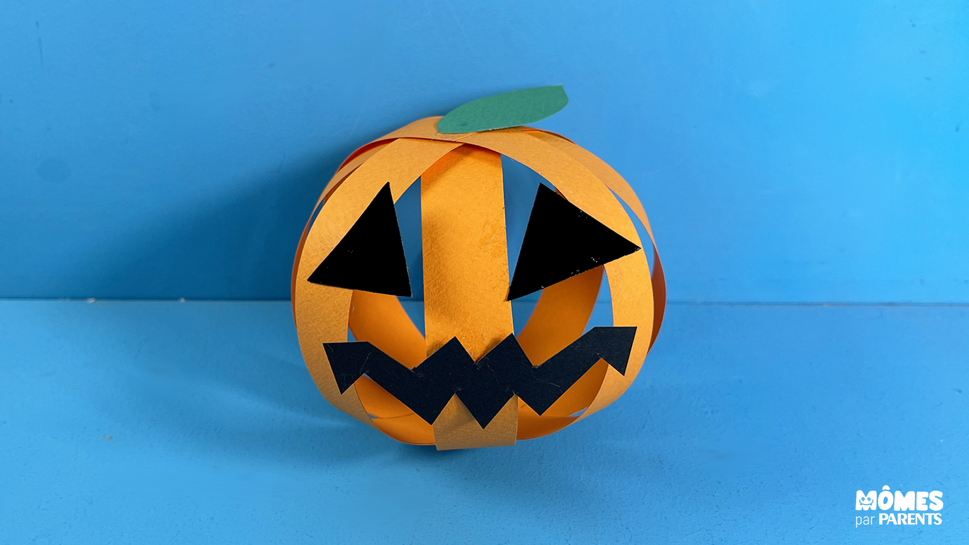 Citrouille d’Halloween en bandes de papier MOMES