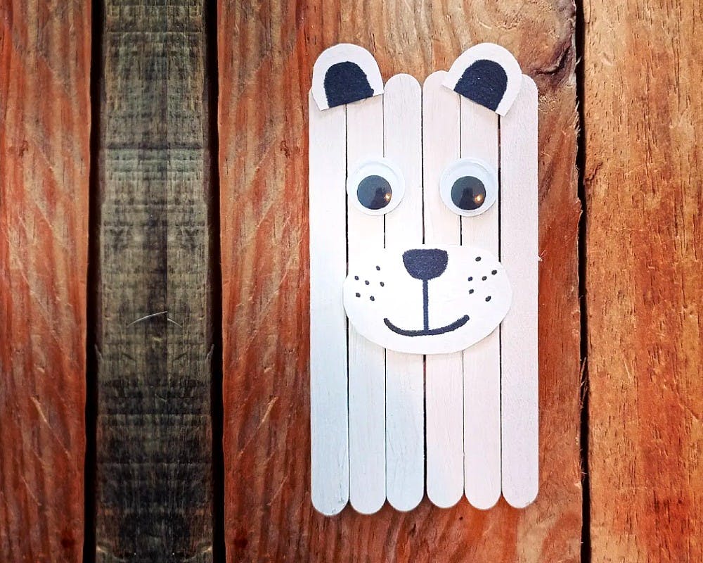 Ours en bâtonnets en bois