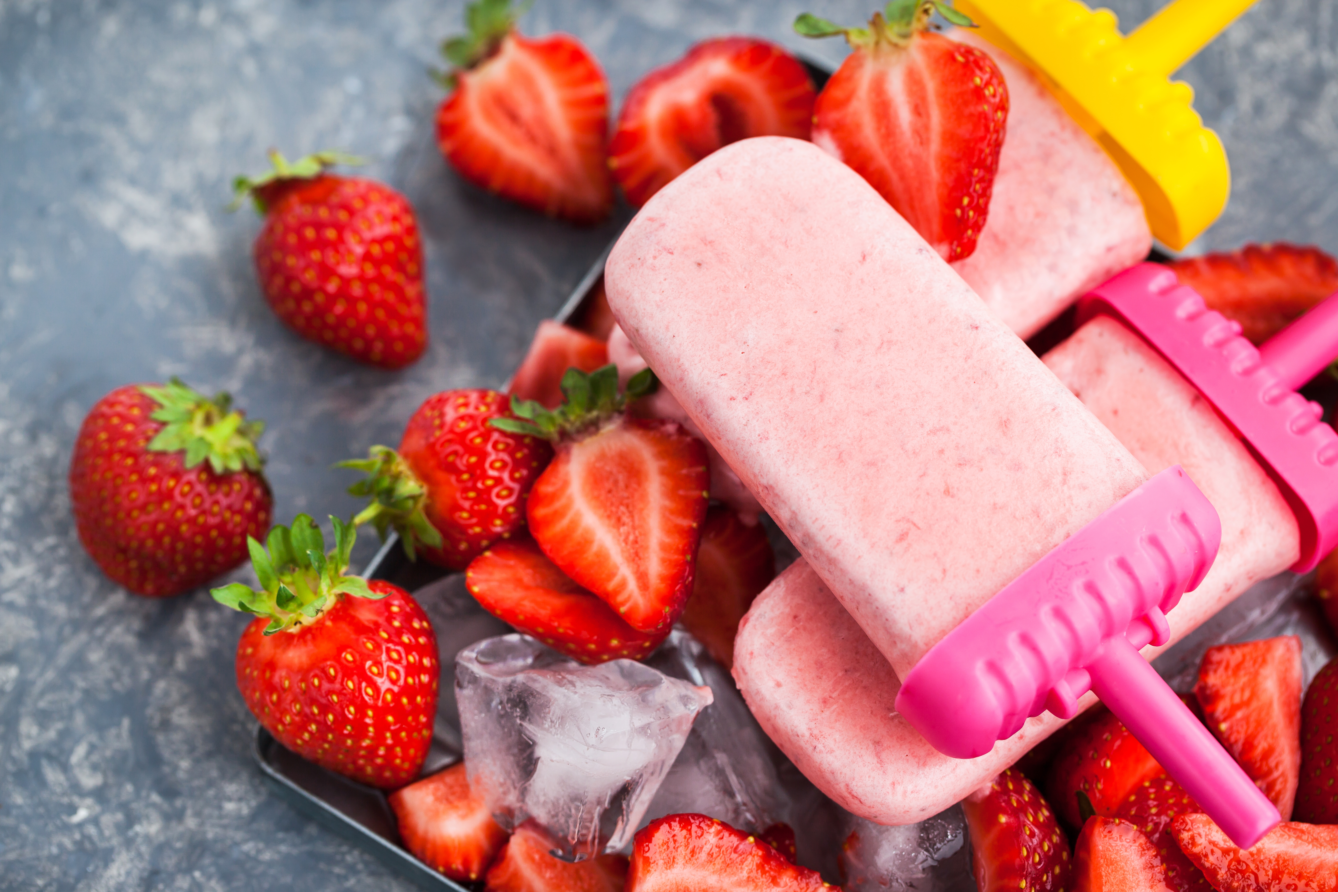 Glace à l'eau à la fraise : la recette facile de cette sucette givrée